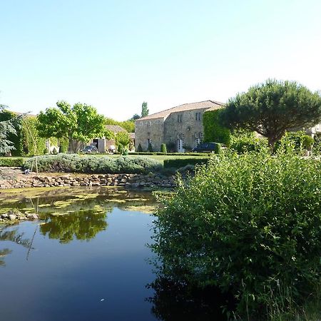Bed and Breakfast Logis De La Robliniere Landevieille Exterior foto