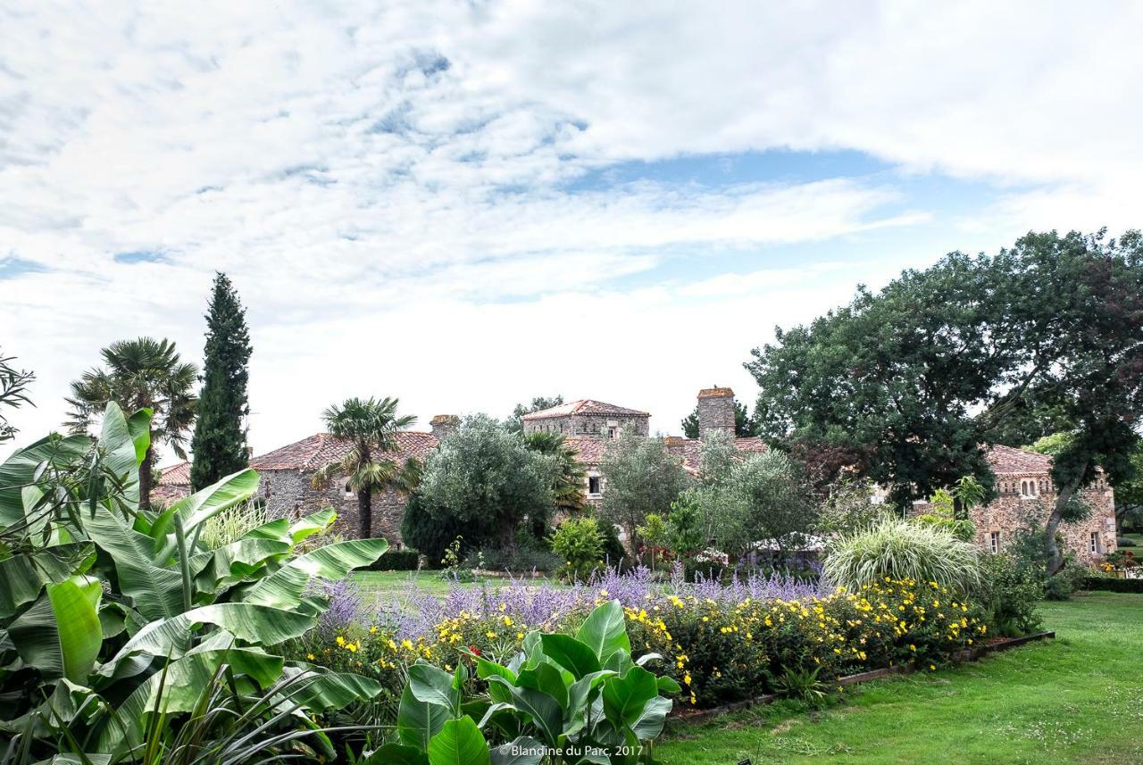 Bed and Breakfast Logis De La Robliniere Landevieille Exterior foto