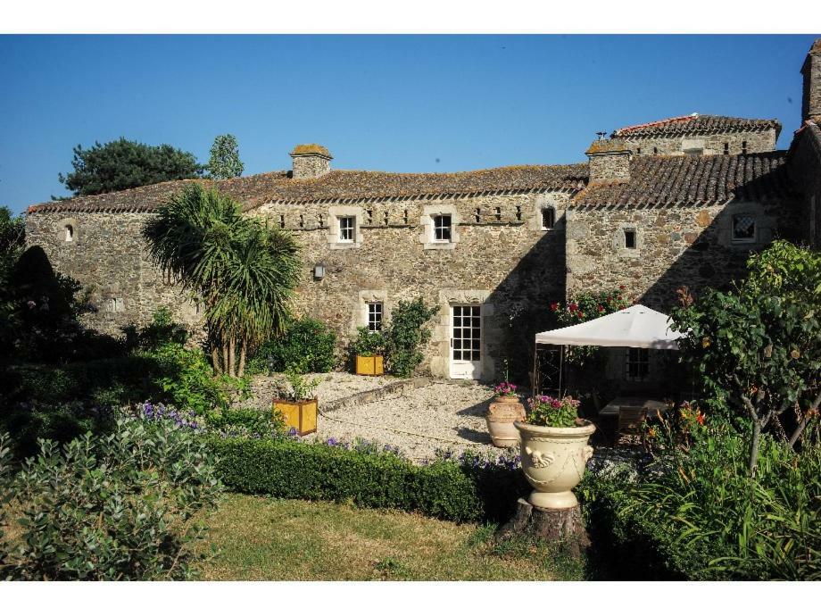 Bed and Breakfast Logis De La Robliniere Landevieille Exterior foto