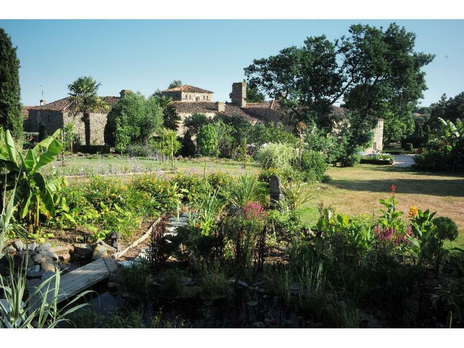 Bed and Breakfast Logis De La Robliniere Landevieille Exterior foto