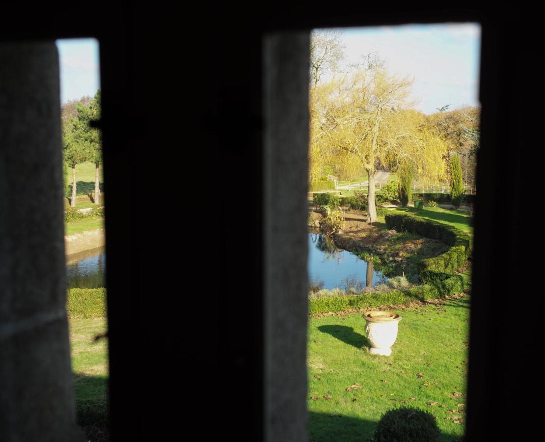 Bed and Breakfast Logis De La Robliniere Landevieille Exterior foto